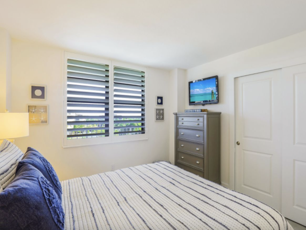 Two Bedroom Beachfront Vacation Condo in Marco Island